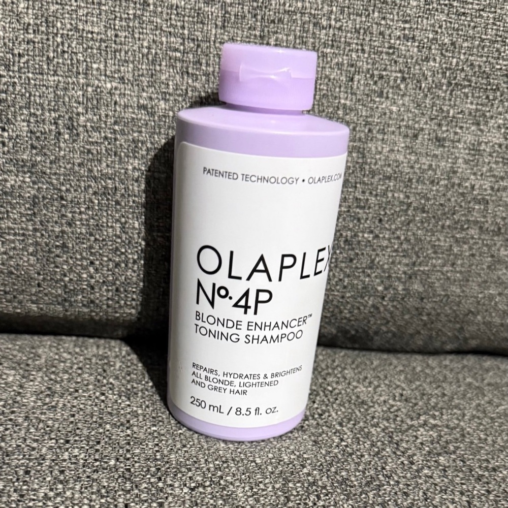 OLAPLEX No.4P Toning Shampoo in Light Purple